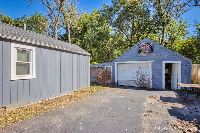 $180,000 | 3012 Oakwood Avenue, McHenry, IL 60051