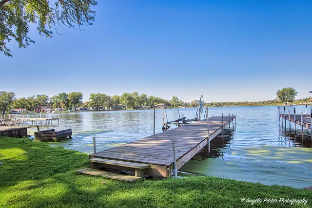 $180,000 | 3012 Oakwood Avenue, McHenry, IL 60051