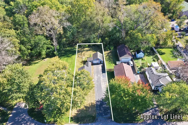 $180,000 | 3012 Oakwood Avenue, McHenry, IL 60051