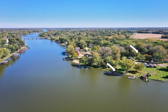 $180,000 | 3012 Oakwood Avenue, McHenry, IL 60051