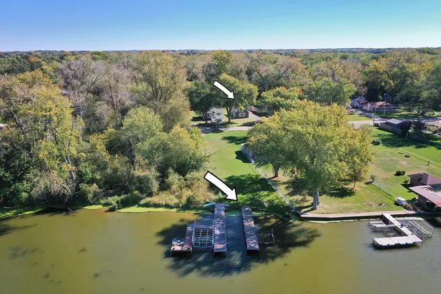 $180,000 | 3012 Oakwood Avenue, McHenry, IL 60051