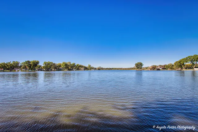 $180,000 | 3012 Oakwood Avenue, McHenry, IL 60051