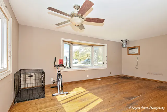 $180,000 | 3012 Oakwood Avenue, McHenry, IL 60051