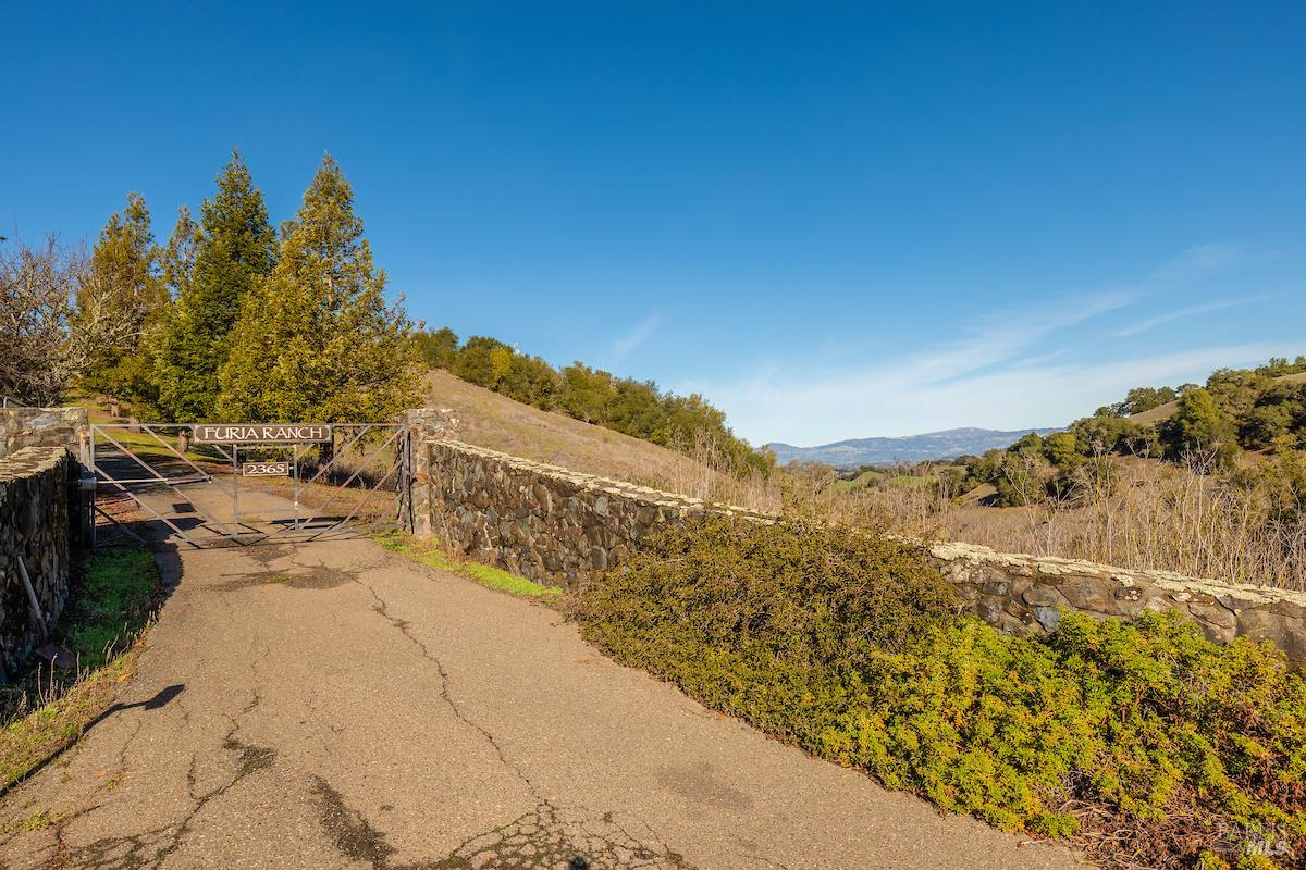 2365 Sweetwater Springs Road Healdsburg, CA 95448 - Photo 12 of 37