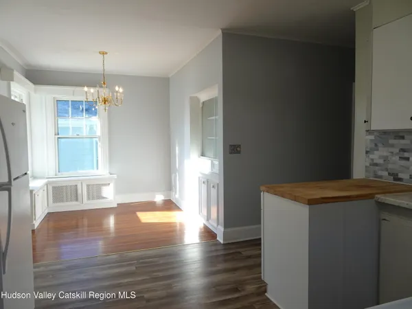 $2,400 | 823-825 Columbia Street, Unit 3, Hudson, NY 12534