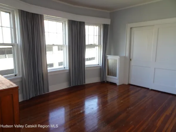 $2,400 | 823-825 Columbia Street, Unit 3, Hudson, NY 12534