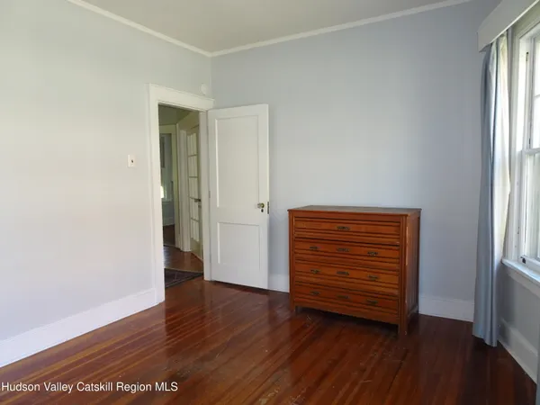 $2,400 | 823-825 Columbia Street, Unit 3, Hudson, NY 12534