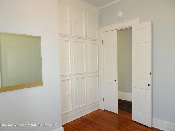 $2,400 | 823-825 Columbia Street, Unit 3, Hudson, NY 12534