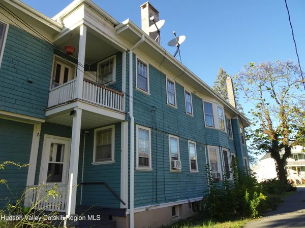$2,400 | 823-825 Columbia Street, Unit 3, Hudson, NY 12534