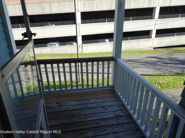 $2,400 | 823-825 Columbia Street, Unit 3, Hudson, NY 12534