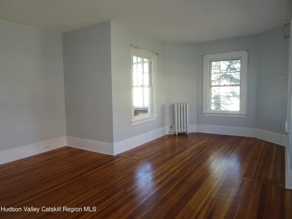 $2,400 | 823-825 Columbia Street, Unit 3, Hudson, NY 12534