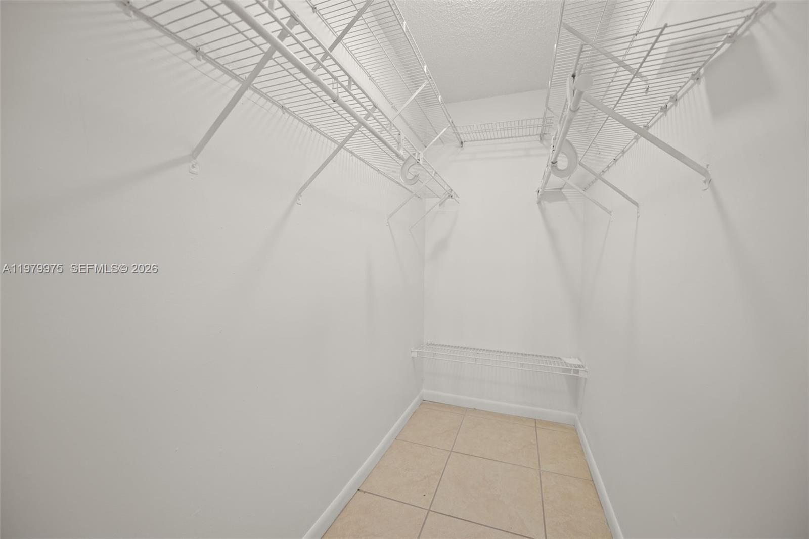 2496 West 70th Place Hialeah, FL 33016 - Photo 15 of 31