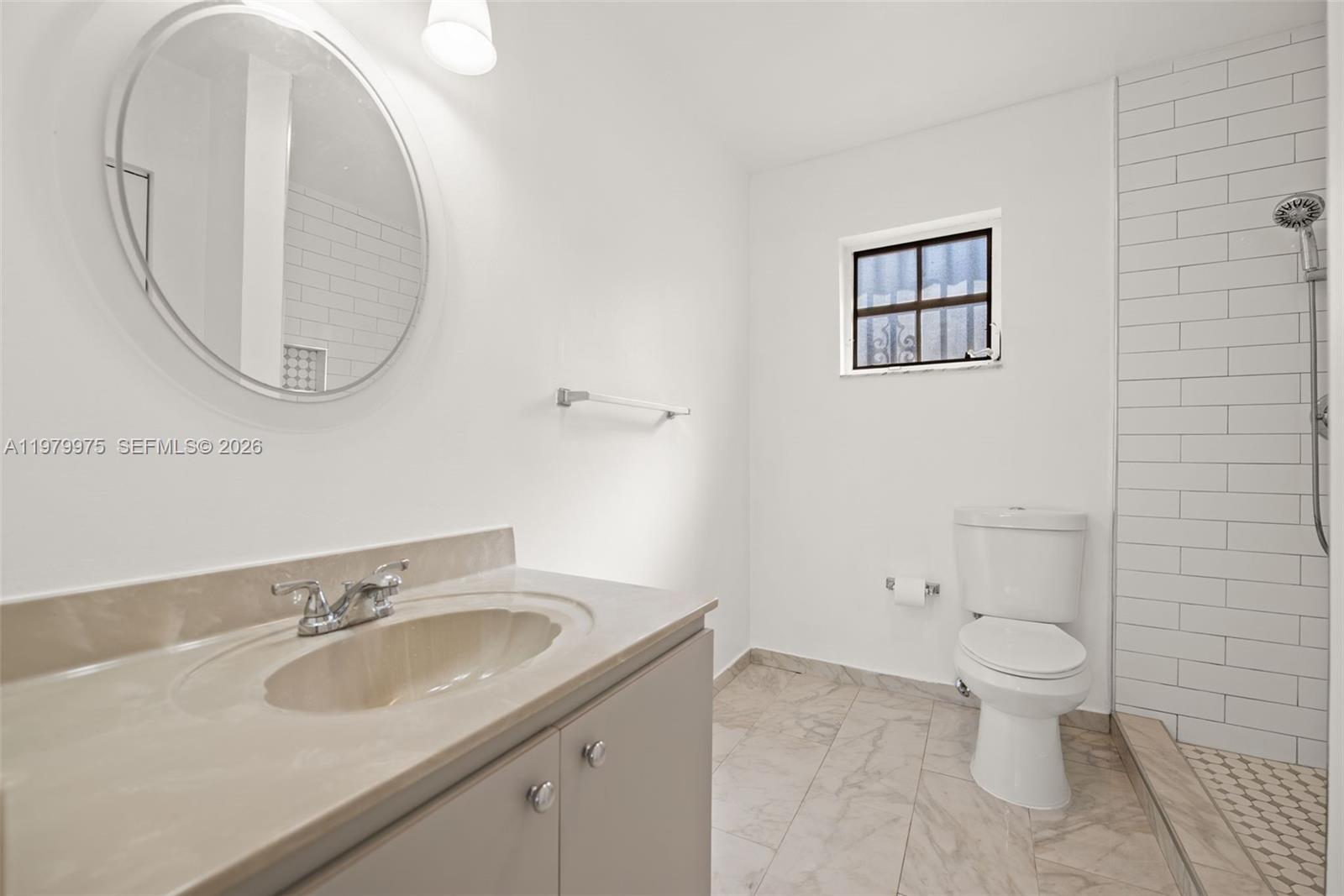 2496 West 70th Place Hialeah, FL 33016 - Photo 16 of 31