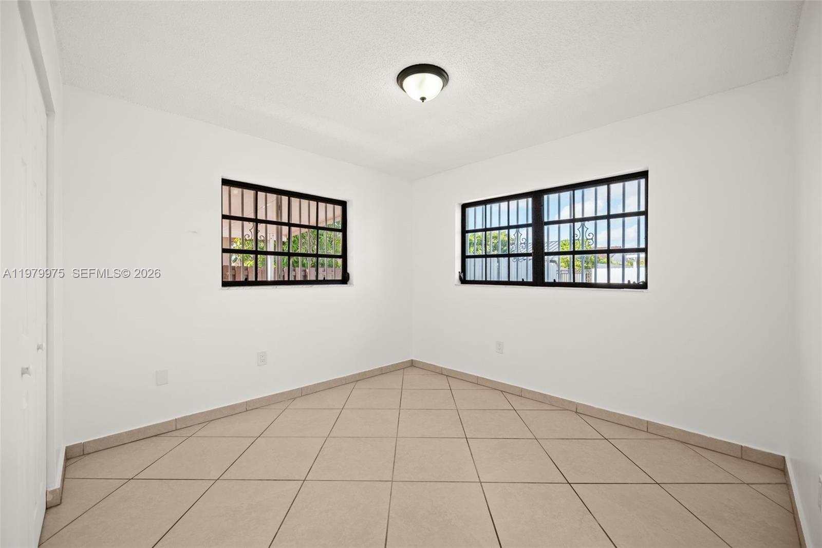 2496 West 70th Place Hialeah, FL 33016 - Photo 18 of 31