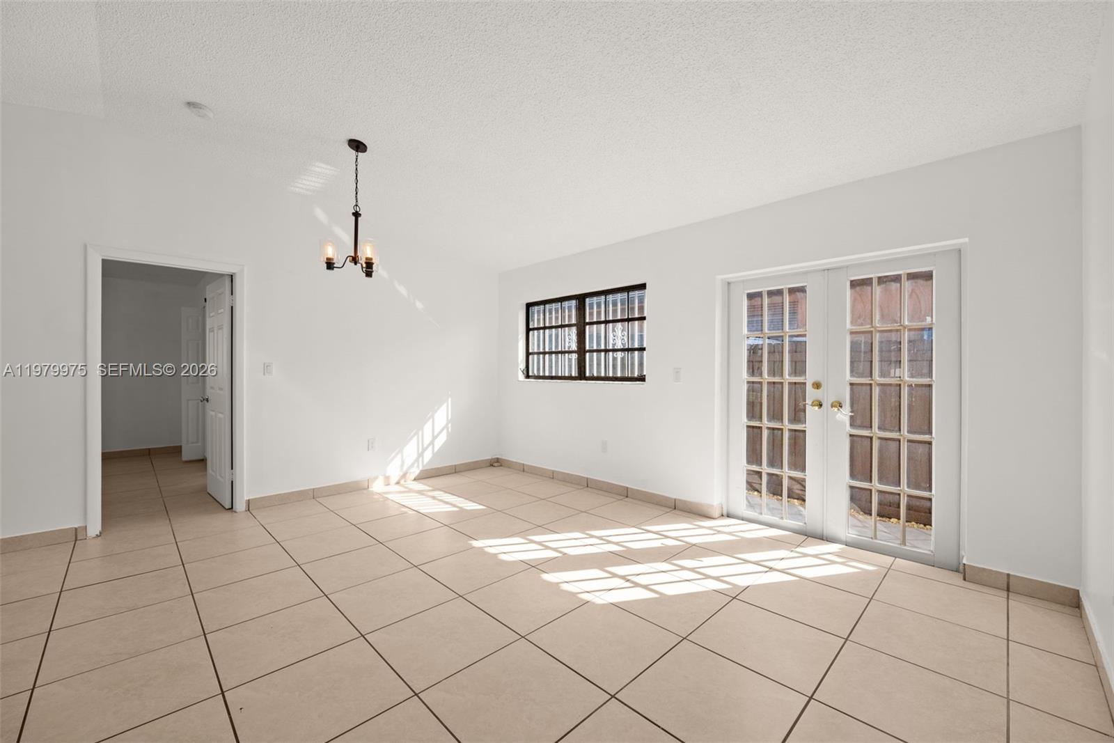 2496 West 70th Place Hialeah, FL 33016 - Photo 4 of 31