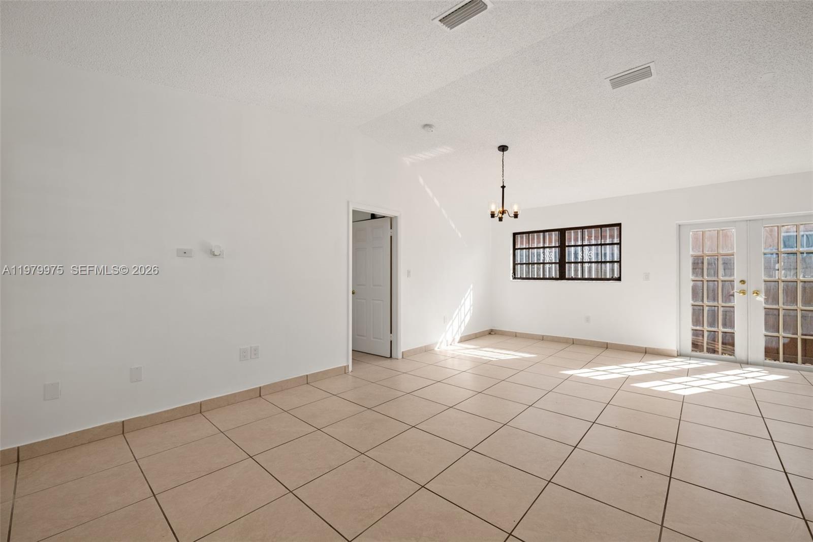 2496 West 70th Place Hialeah, FL 33016 - Photo 5 of 31