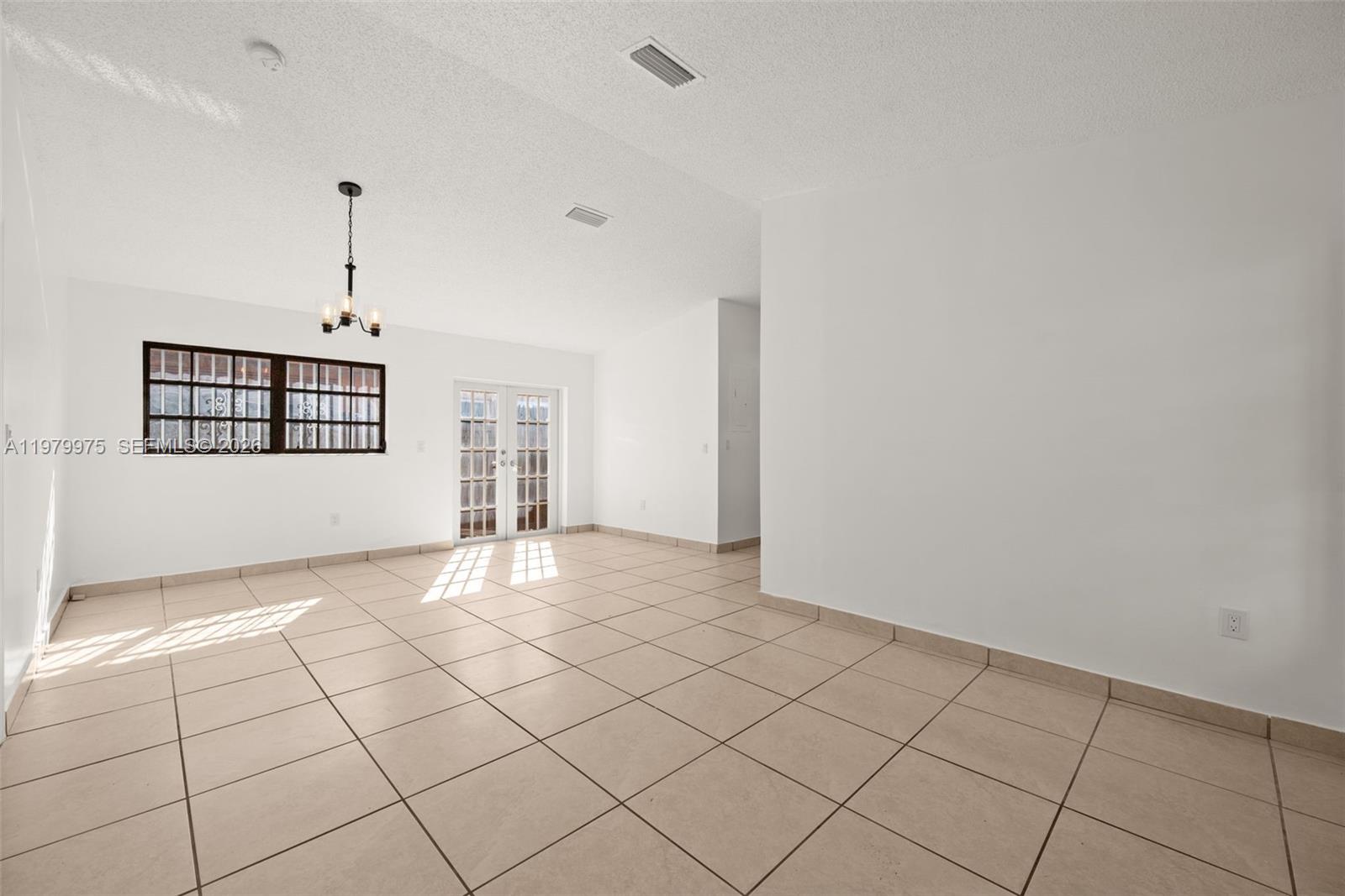 2496 West 70th Place Hialeah, FL 33016 - Photo 6 of 31