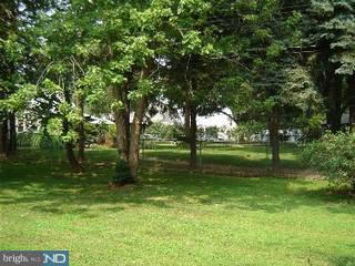 7 Spring Valley Road Levittown, PA 19056 - Photo 6 of 6 Gallery Image 6