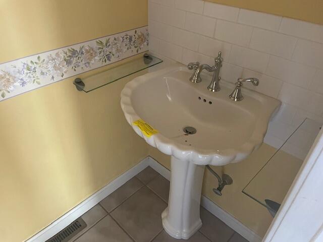 32 Bay Pointe Dr Extension Wareham, MA 02532 - Photo 16 of 51 half bath sink
