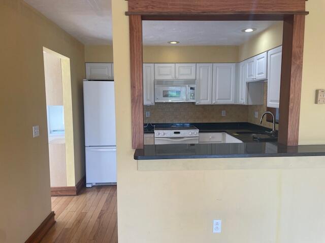 32 Bay Pointe Dr Extension Wareham, MA 02532 - Photo 8 of 51 kitchen 2