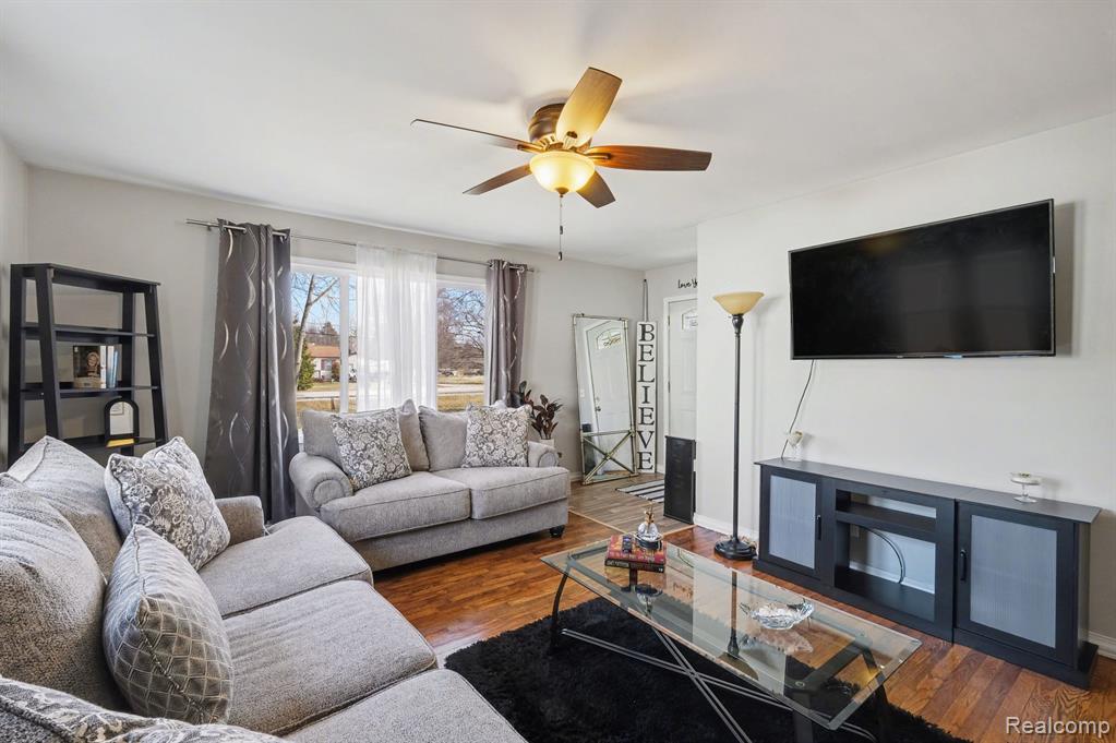 5091 West Carpenter Road Flint, MI 48504 - Photo 8 of 22