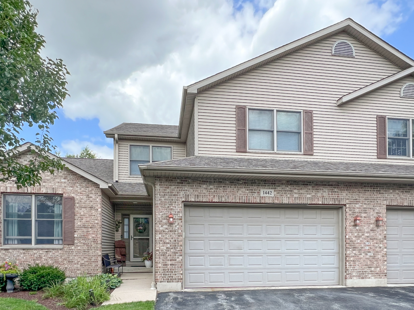 1442 Ridge Drive Sycamore, IL 60178 - Photo 1 of 41 Gallery Image 1