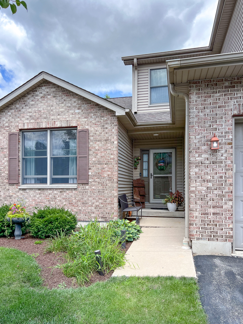 1442 Ridge Drive Sycamore, IL 60178 - Photo 2 of 41 Gallery Image 2