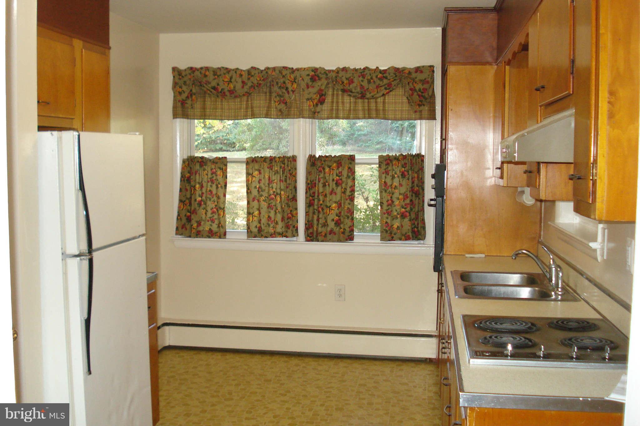 15725 Barnesville Road Boyds, MD 20841 - Photo 9 of 11 a view of washer and dryer