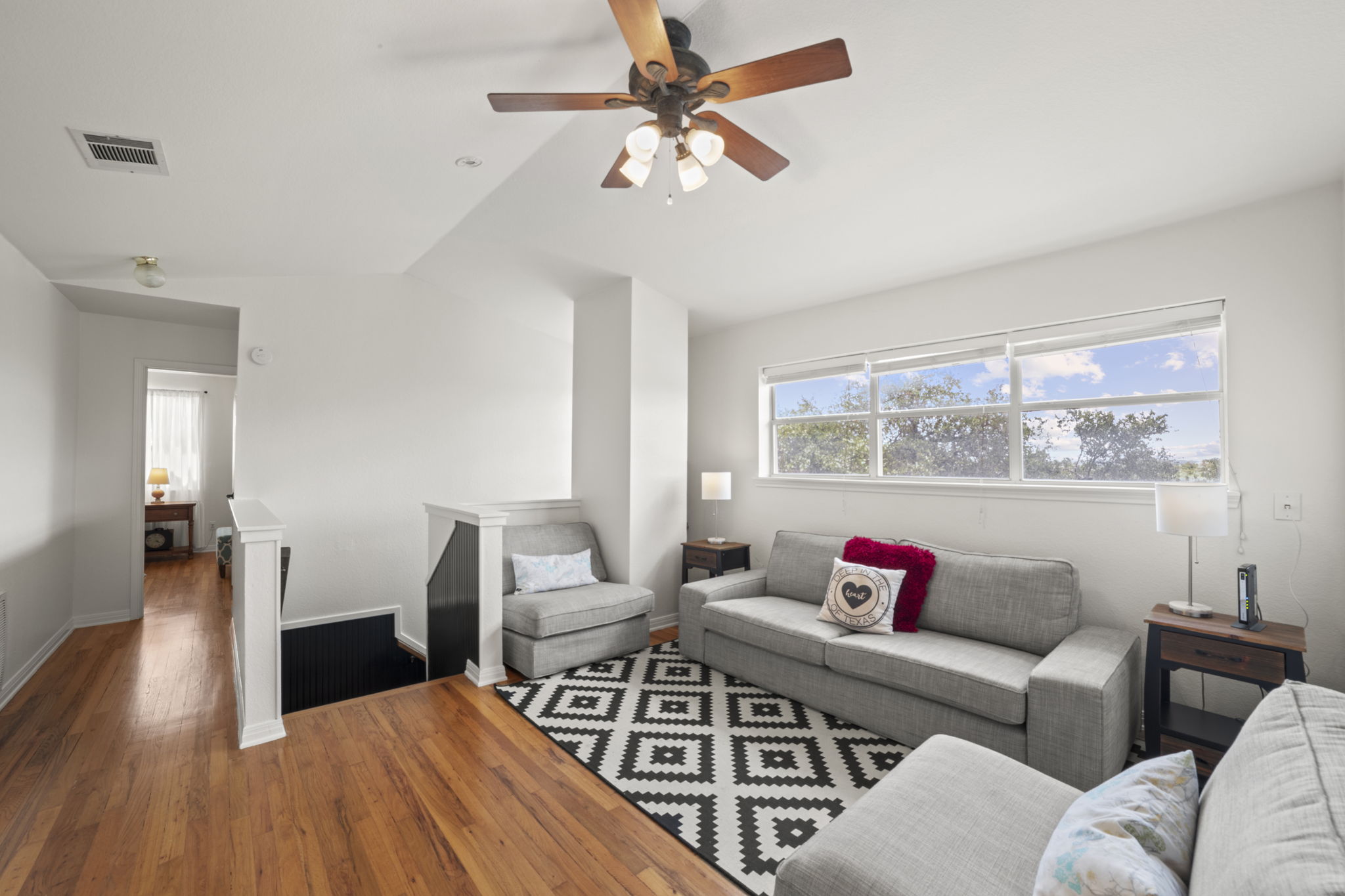 20001 Hamilton Pool Road Dripping Springs, TX 78620 - Photo 18 of 40 Upstairs sitting/living area.