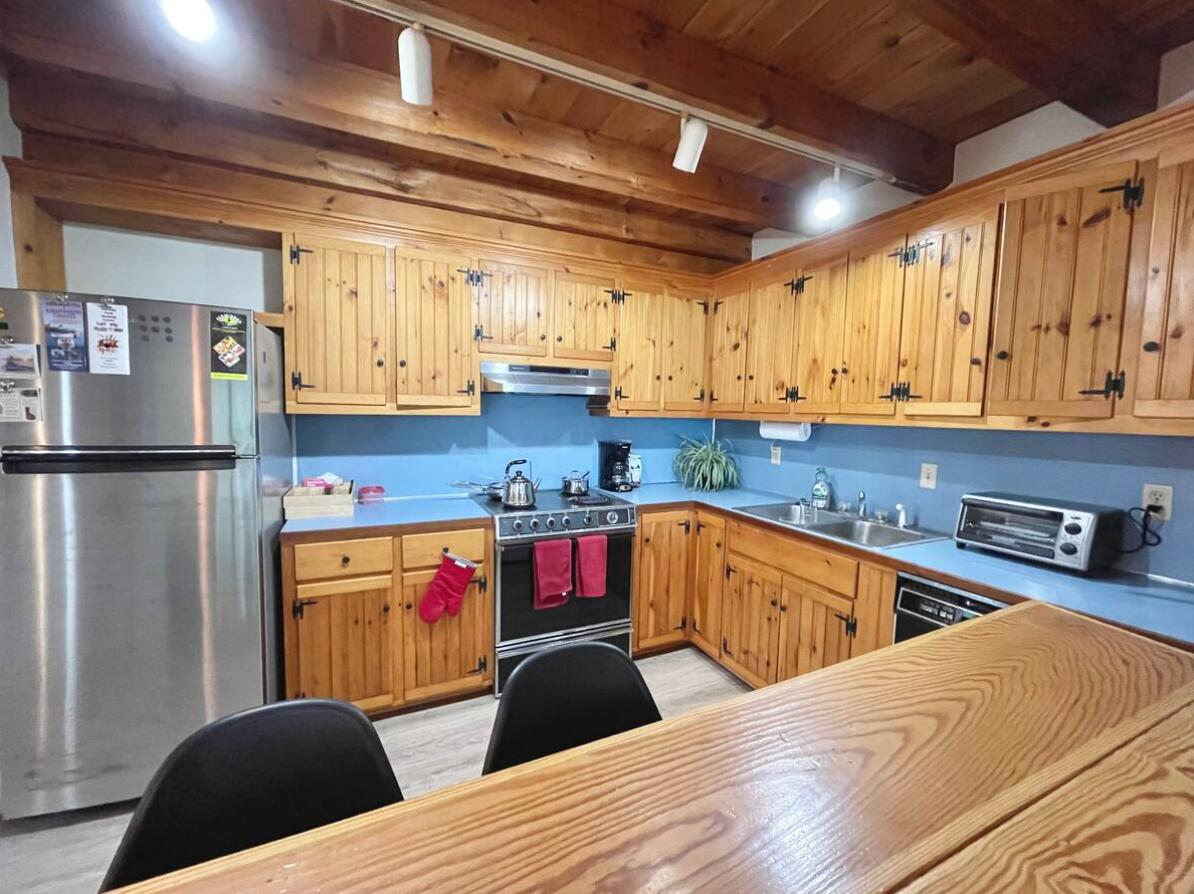 76 Union Street Belfast, ME 04915 - Photo 10 of 25 Screen Shot 2024-10-25 at 7.13.19 PM