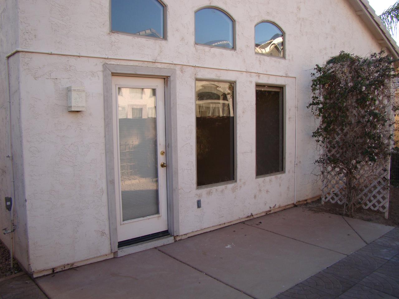 10512 West Coronado Road Avondale, AZ 85392 - Photo 3 of 12 BACK PATIO