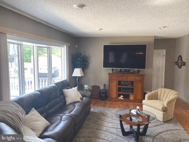 81 Plymouth Road Sicklerville, NJ 08081 - Photo 25 of 59 Adjoining family room