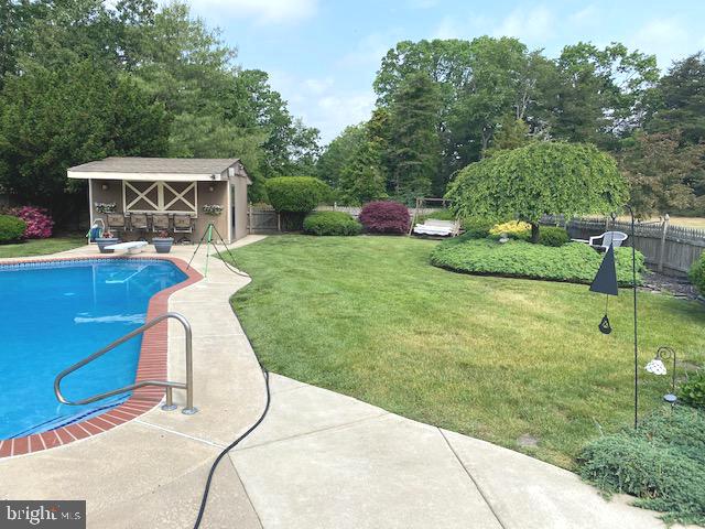 81 Plymouth Road Sicklerville, NJ 08081 - Photo 7 of 59 Side rear yard for games and cabana/bar!