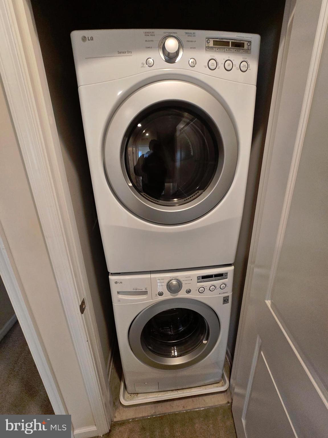 705 South Macon Street Baltimore, MD 21224 - Photo 24 of 29 a utility room with dryer and washer
