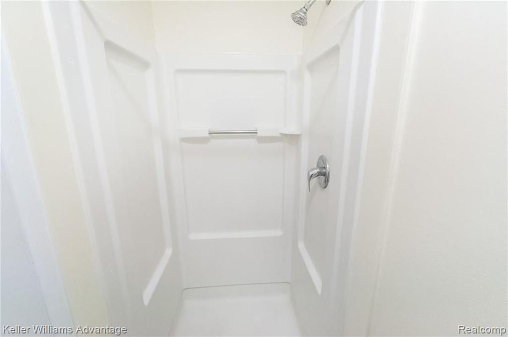 106 Stratford Lane Rochester Hills, MI 48309 - Photo 17 of 34