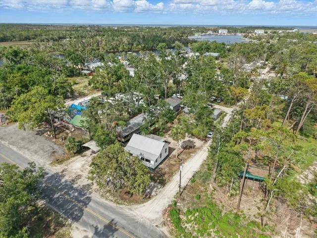 $270,000 | 209 Southeast 10th Street, Steinhatchee, FL 32359