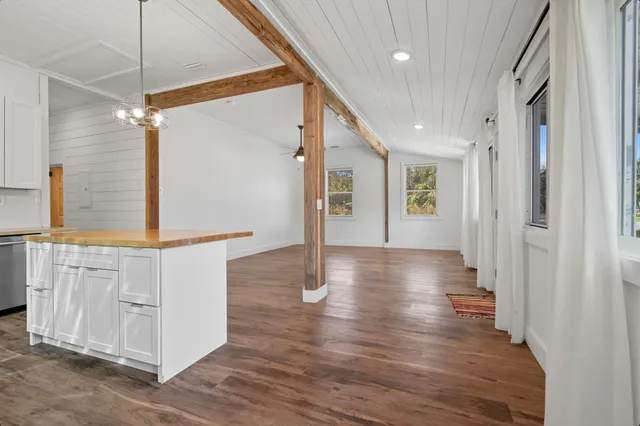 $270,000 | 209 Southeast 10th Street, Steinhatchee, FL 32359