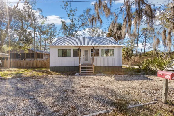 $260,000 | 209 Southeast 10th Street, Steinhatchee, FL 32359