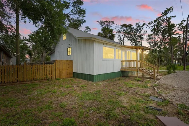 $270,000 | 209 Southeast 10th Street, Steinhatchee, FL 32359