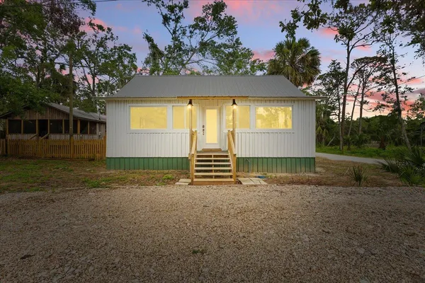 $260,000 | 209 Southeast 10th Street, Steinhatchee, FL 32359