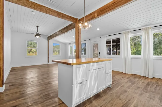 $270,000 | 209 Southeast 10th Street, Steinhatchee, FL 32359