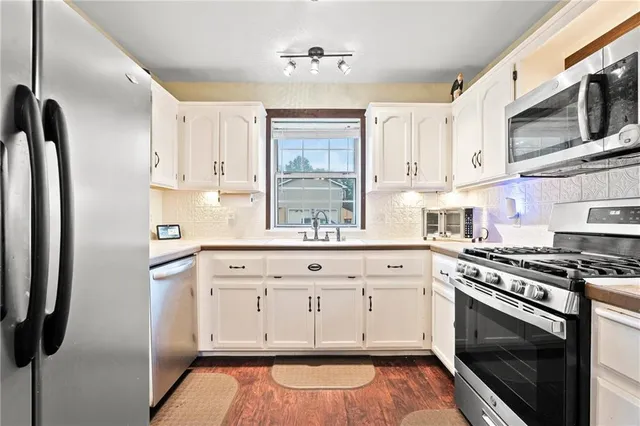 $300,000 | 617 Lodwick Lane, Excelsior Springs, MO 64024