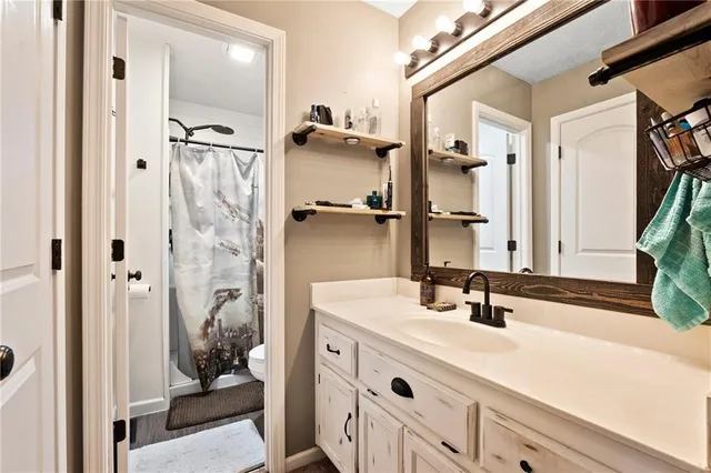 $300,000 | 617 Lodwick Lane, Excelsior Springs, MO 64024