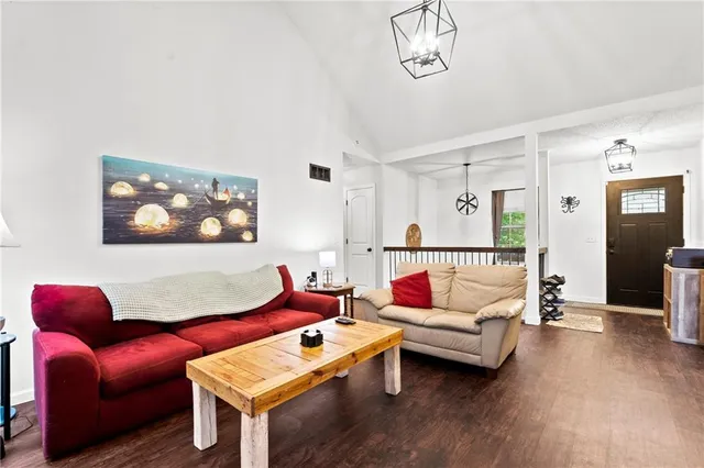 $300,000 | 617 Lodwick Lane, Excelsior Springs, MO 64024