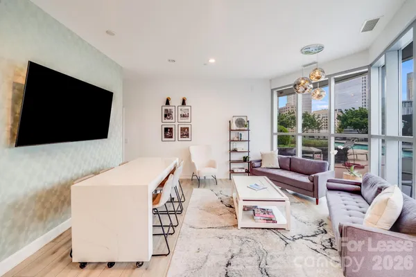 $2,650 | 333 West Trade Street, Unit 1501, Charlotte, NC 28202