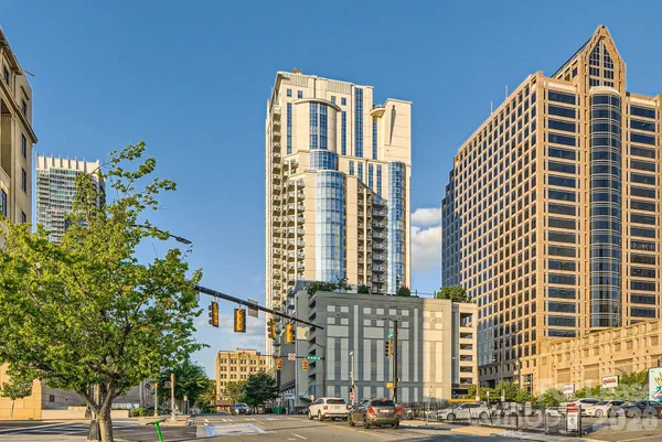 $2,650 | 333 West Trade Street, Unit 1501, Charlotte, NC 28202