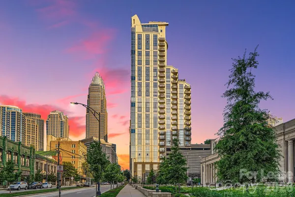 $2,650 | 333 West Trade Street, Unit 1501, Charlotte, NC 28202