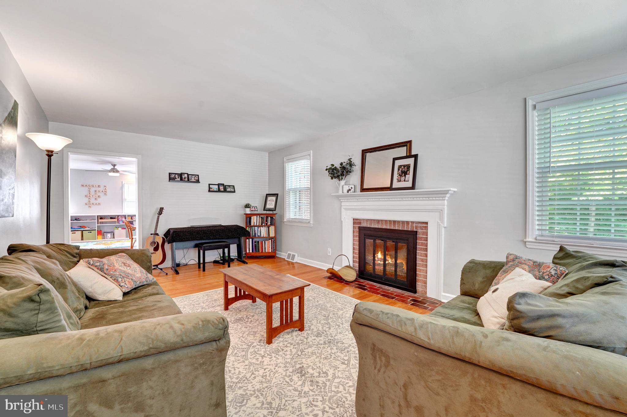353 Bennett Road Springfield, PA 19064 - Photo 3 of 38