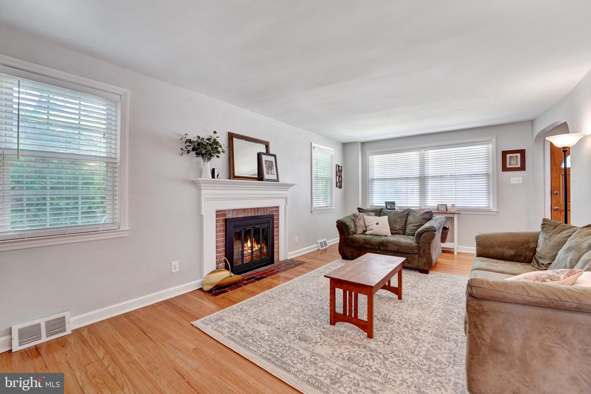 353 Bennett Road Springfield, PA 19064 - Photo 4 of 38