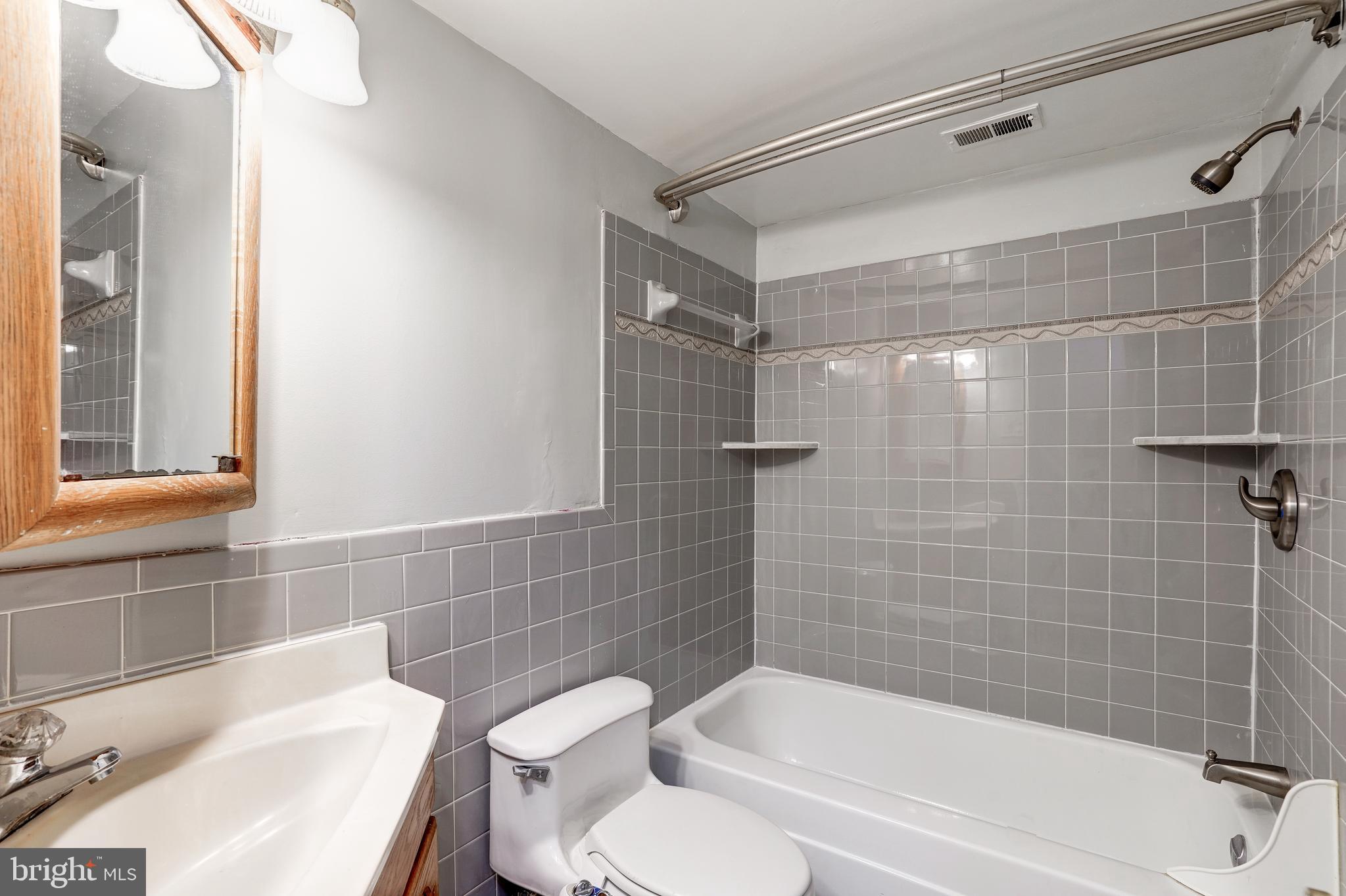 8314 Tobin Road, Unit T3 Annandale, VA 22003 - Photo 23 of 31 Primary bedroom full bath